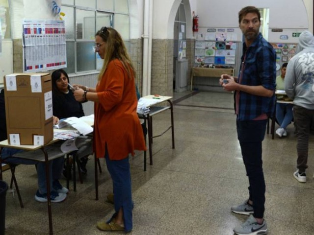 En el pas, a una hora del cierre vot el 58,5% del padrn